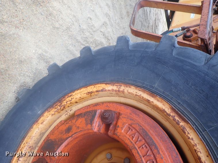 image for item GN9155 Case 480D  industrial tractor