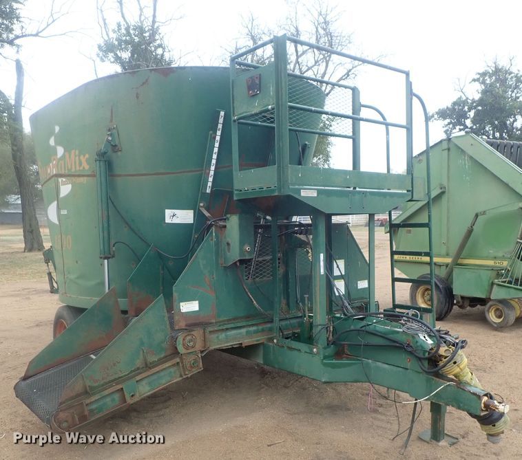 image for item GN9171 Art's Way SupRaMix 1500 Ration feed mixer