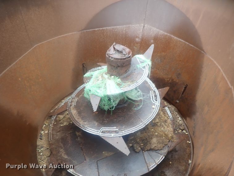 image for item GN9171 Art's Way SupRaMix 1500 Ration feed mixer