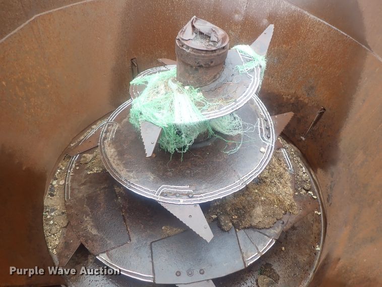 image for item GN9171 Art's Way SupRaMix 1500 Ration feed mixer