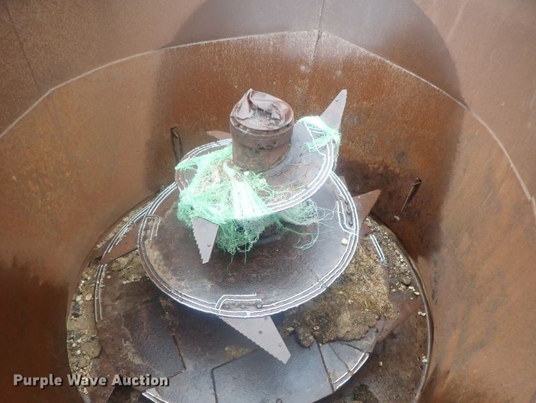 image for item GN9171 Art's Way SupRaMix 1500 Ration feed mixer