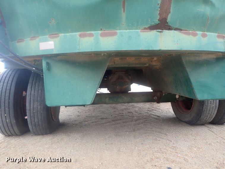 image for item GN9171 Art's Way SupRaMix 1500 Ration feed mixer