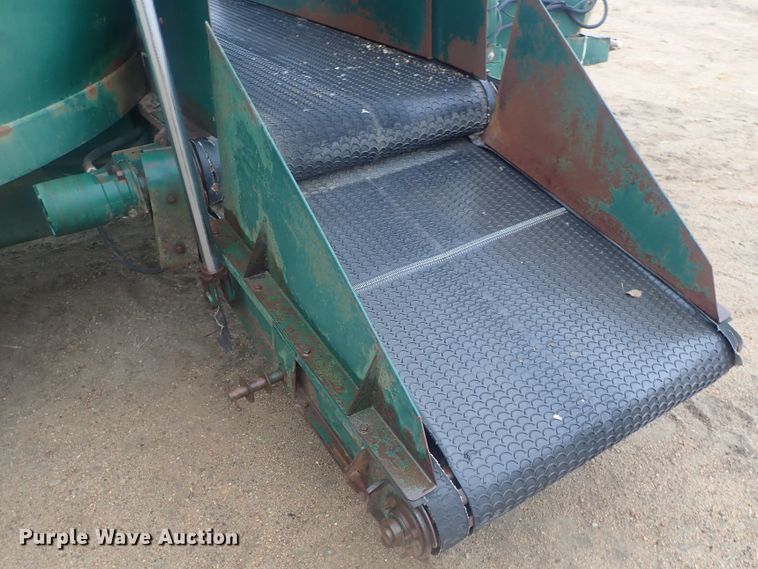 image for item GN9171 Art's Way SupRaMix 1500 Ration feed mixer