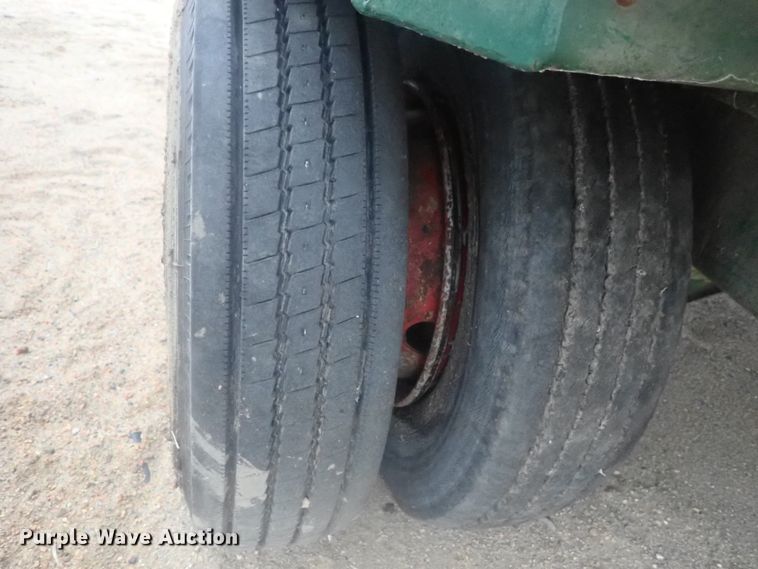 image for item GN9171 Art's Way SupRaMix 1500 Ration feed mixer