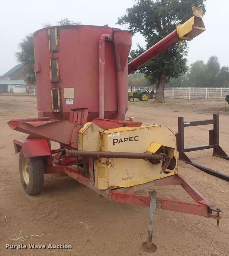 image for item GN9175 Papec 870 feed mixer/grinder