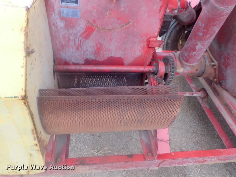 image for item GN9175 Papec 870 feed mixer/grinder