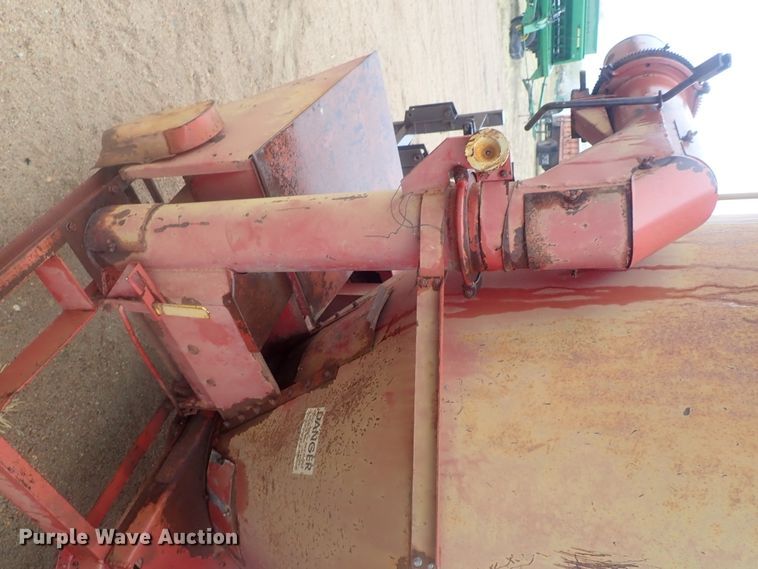 image for item GN9175 Papec 870 feed mixer/grinder