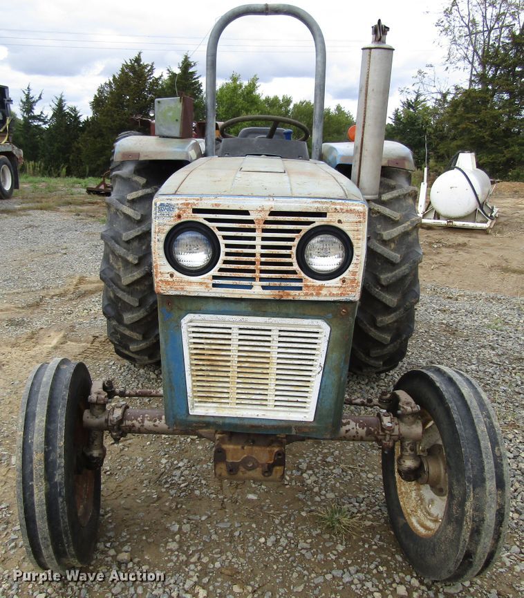 image for item GQ9177 Long 460  tractor