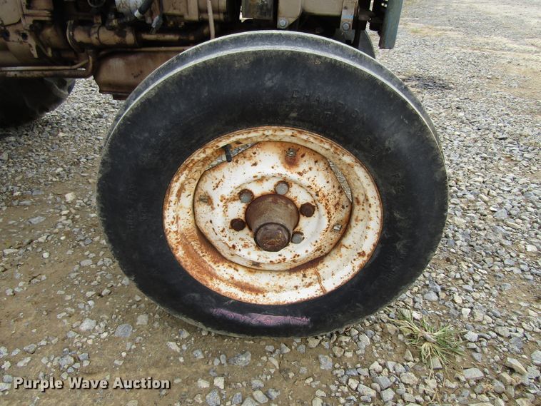 image for item GQ9177 Long 460  tractor