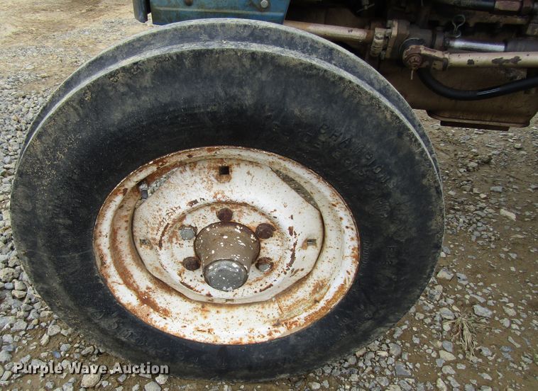 image for item GQ9177 Long 460  tractor