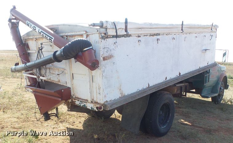 image for item GR9279 Chevrolet C50  grain truck