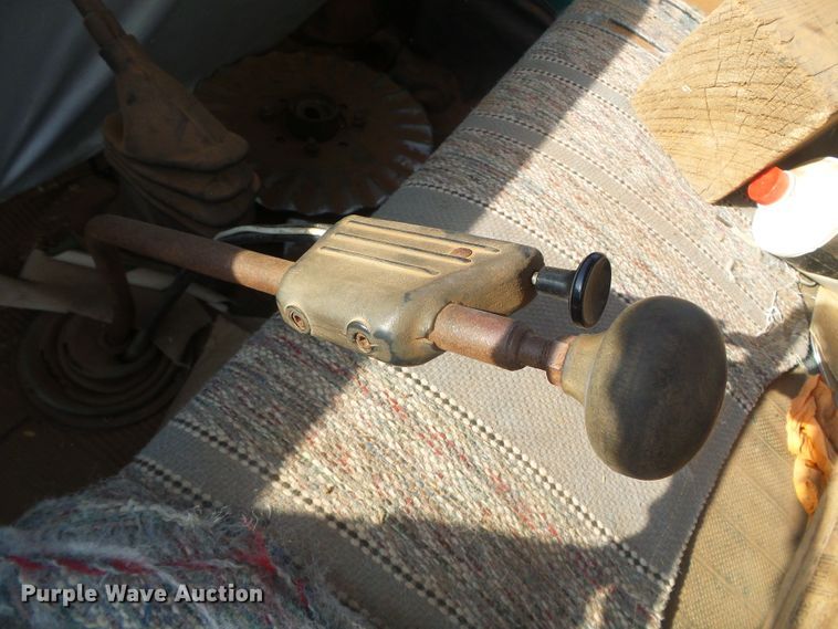 image for item GR9279 Chevrolet C50  grain truck