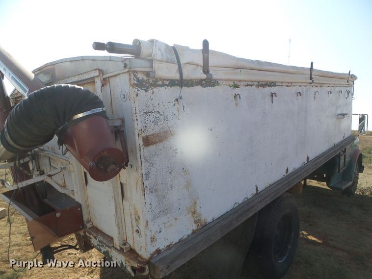 image for item GR9279 Chevrolet C50  grain truck