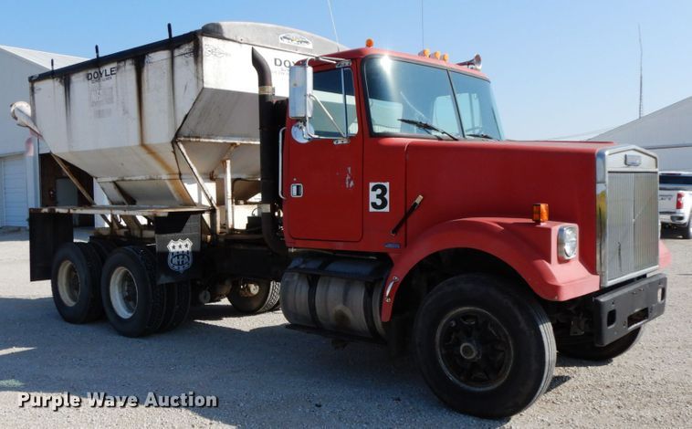 image for item HJ9735 1987 White WCM  fertilizer delivery truck