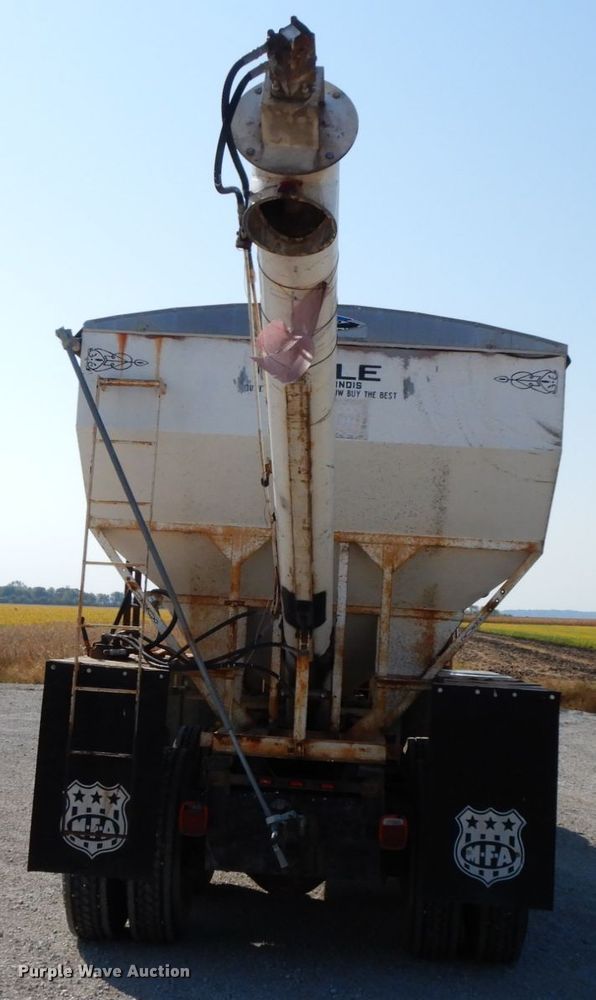 image for item HJ9735 1987 White WCM  fertilizer delivery truck