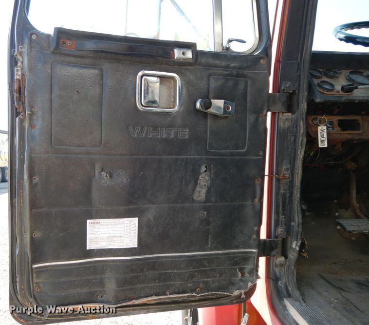 image for item HJ9735 1987 White WCM  fertilizer delivery truck