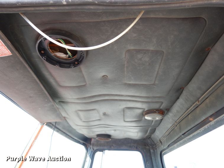 image for item HJ9735 1987 White WCM  fertilizer delivery truck