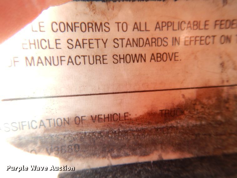 image for item HJ9735 1987 White WCM  fertilizer delivery truck