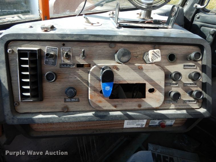 image for item HJ9735 1987 White WCM  fertilizer delivery truck