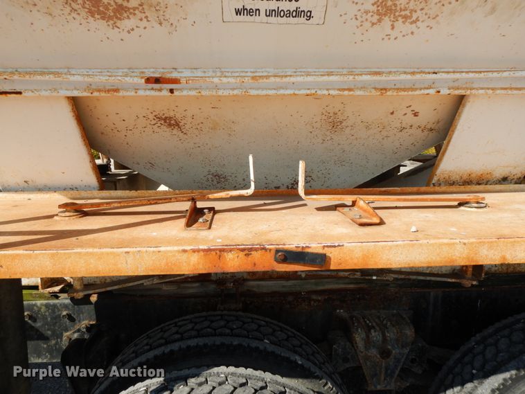 image for item HJ9735 1987 White WCM  fertilizer delivery truck