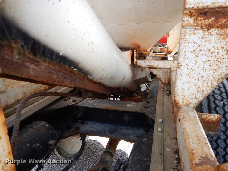 image for item HJ9735 1987 White WCM  fertilizer delivery truck