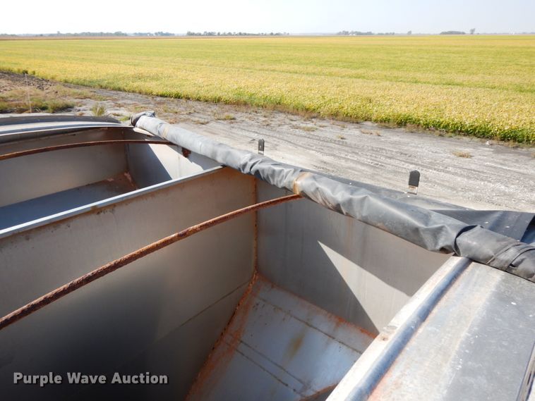 image for item HJ9735 1987 White WCM  fertilizer delivery truck