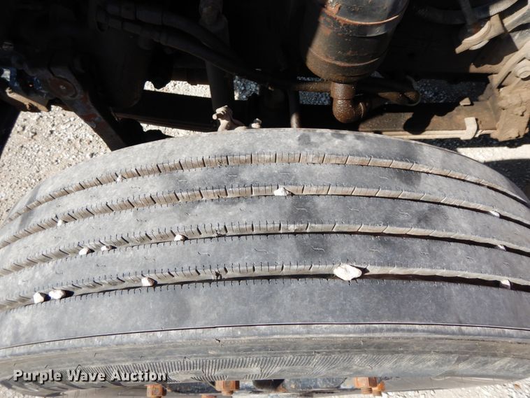 image for item HJ9735 1987 White WCM  fertilizer delivery truck