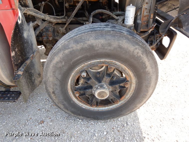 image for item HJ9735 1987 White WCM  fertilizer delivery truck