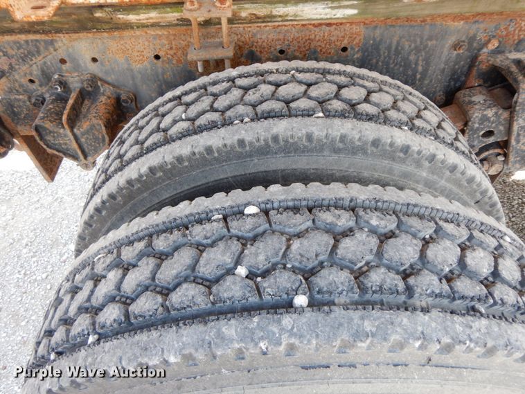 image for item HJ9735 1987 White WCM  fertilizer delivery truck