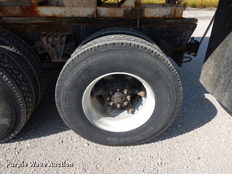 image for item HJ9735 1987 White WCM  fertilizer delivery truck