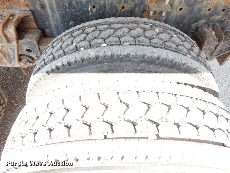 image for item HJ9735 1987 White WCM  fertilizer delivery truck