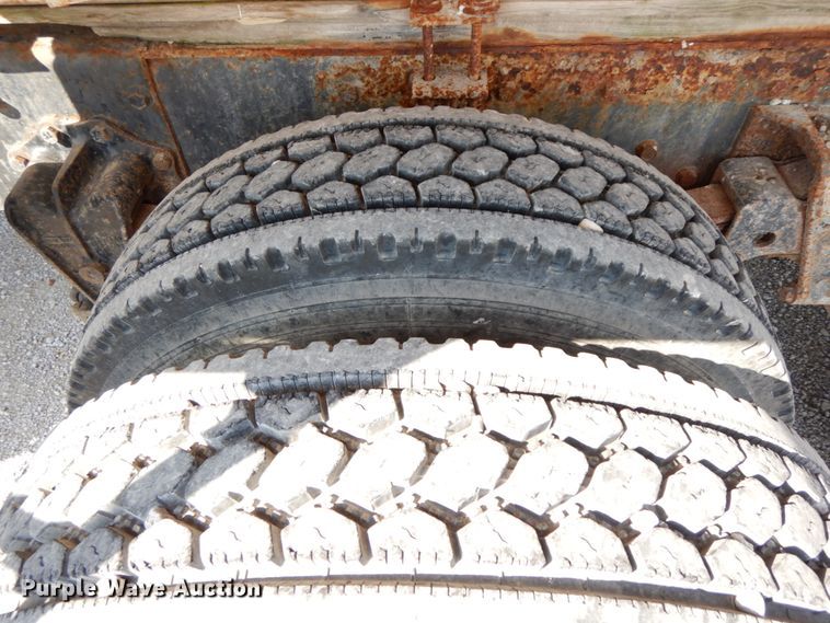 image for item HJ9735 1987 White WCM  fertilizer delivery truck