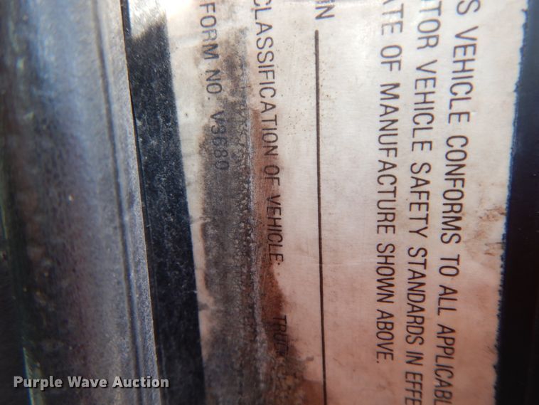 image for item HJ9735 1987 White WCM  fertilizer delivery truck