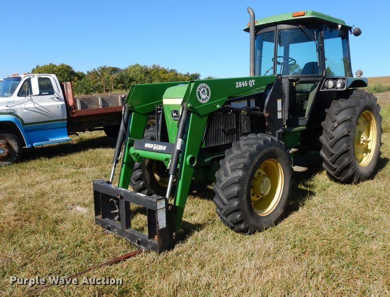 image for item HN9306 1988 John Deere 2955  MFWD tractor