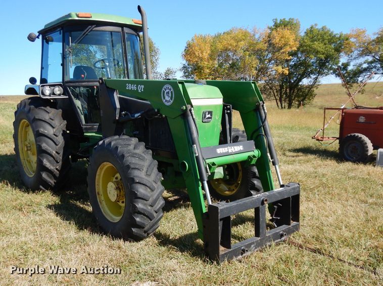 image for item HN9306 1988 John Deere 2955  MFWD tractor
