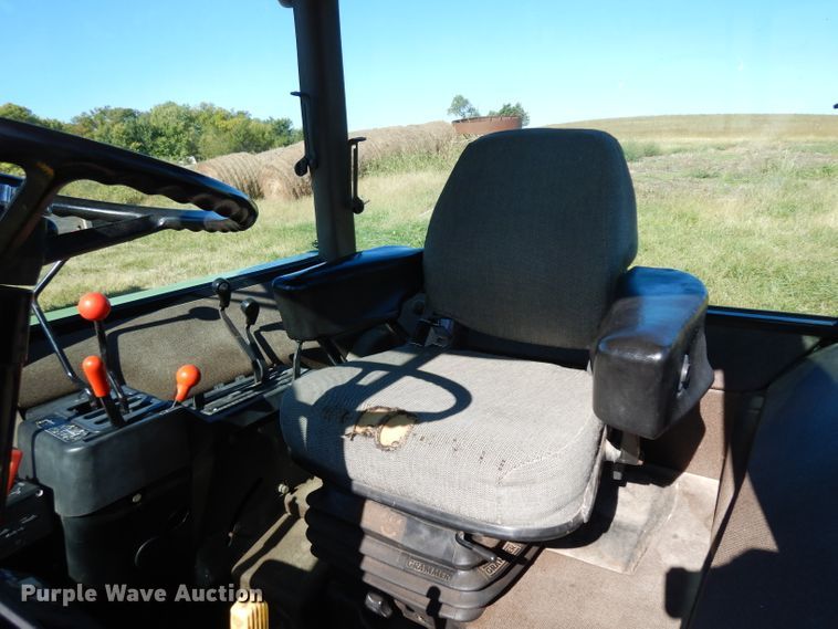 image for item HN9306 1988 John Deere 2955  MFWD tractor