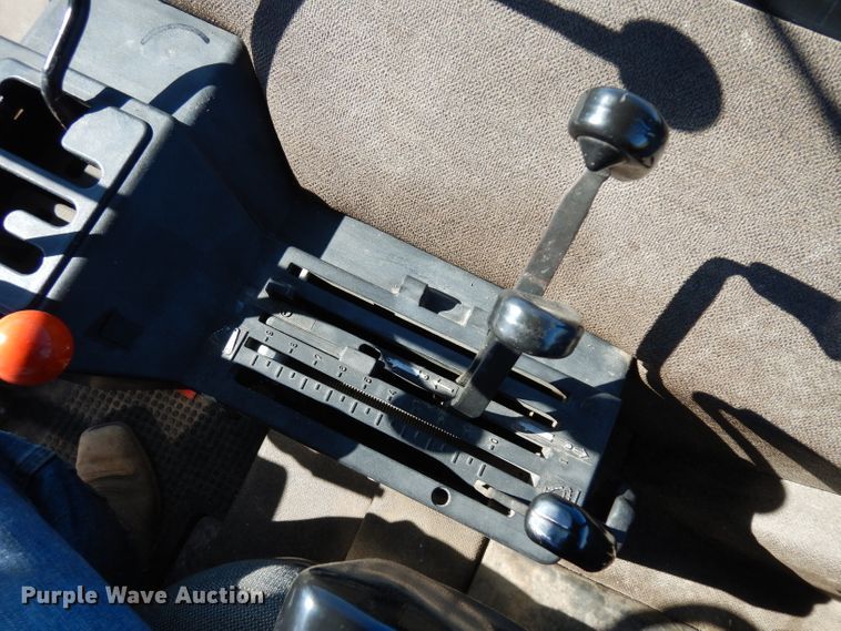 image for item HN9306 1988 John Deere 2955  MFWD tractor