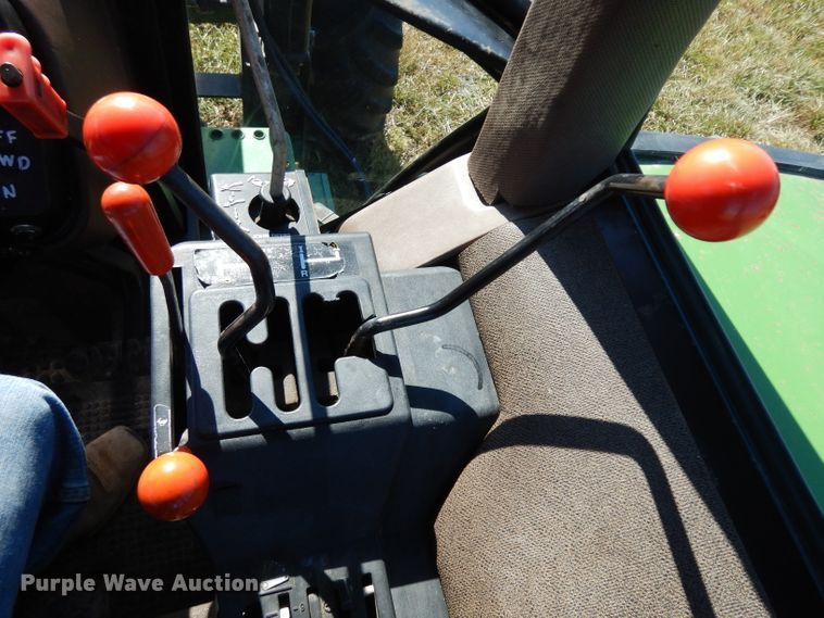 image for item HN9306 1988 John Deere 2955  MFWD tractor