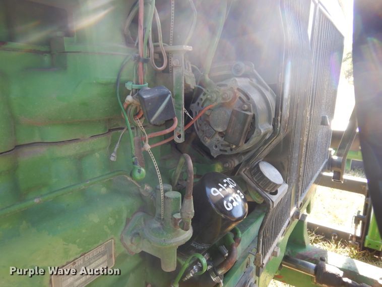 image for item HN9306 1988 John Deere 2955  MFWD tractor