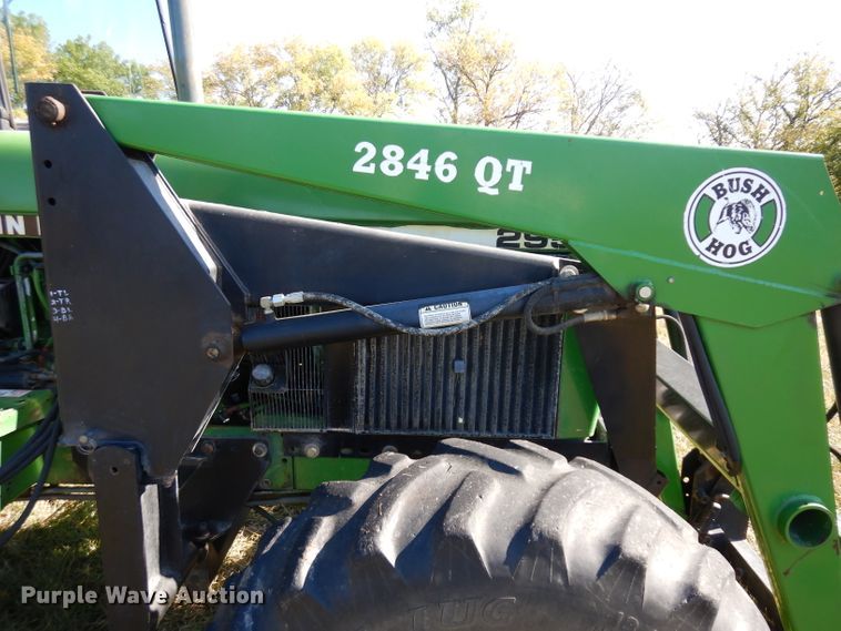 image for item HN9306 1988 John Deere 2955  MFWD tractor
