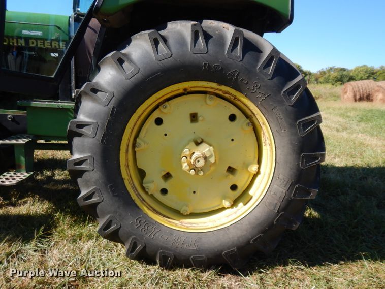 image for item HN9306 1988 John Deere 2955  MFWD tractor