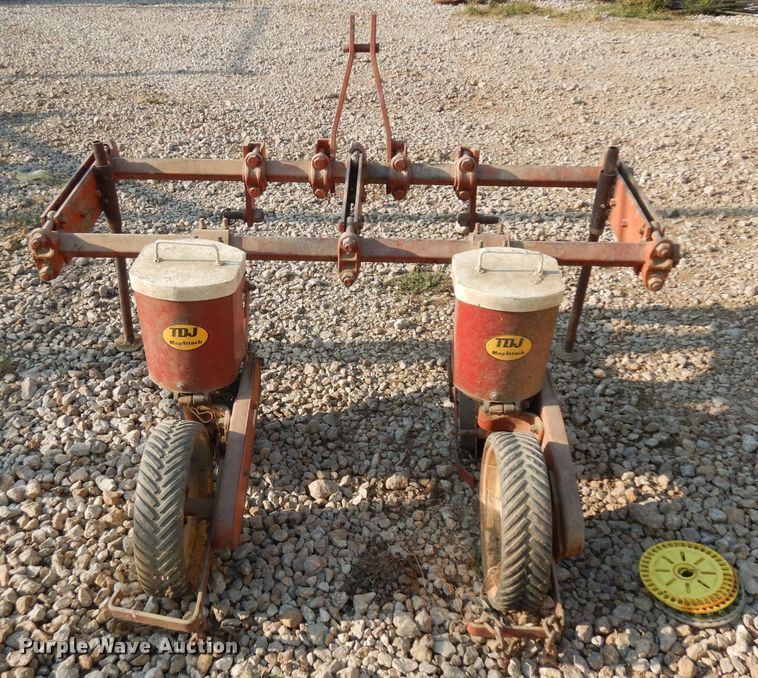 image for item HN9357 Two row planter