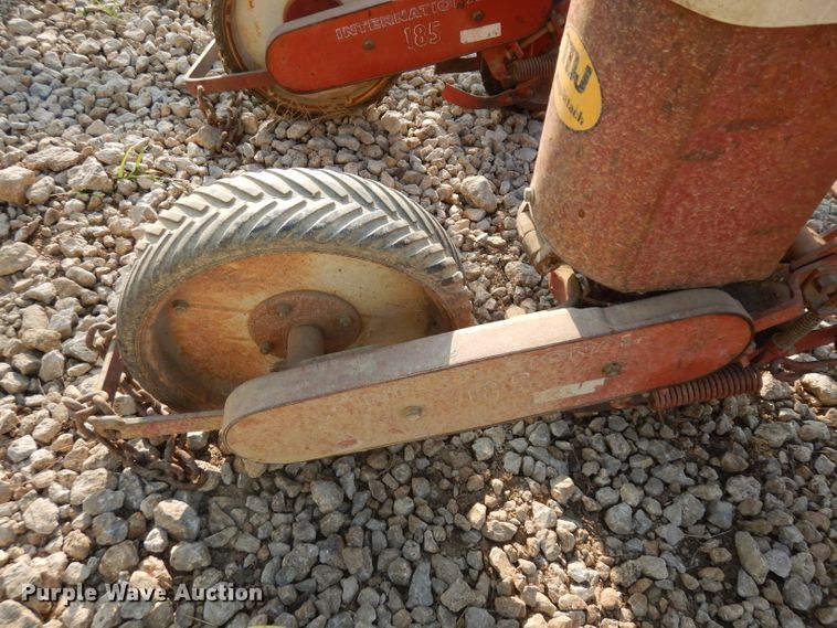 image for item HN9357 Two row planter