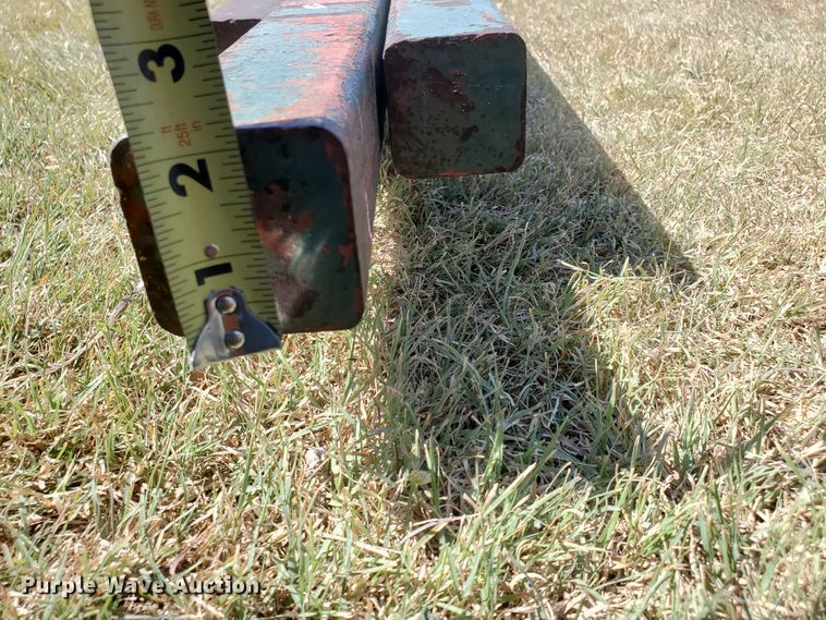 image for item HO9664 (3) steel square bars