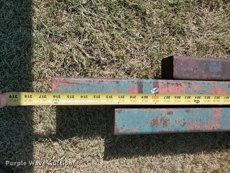 image for item HO9664 (3) steel square bars