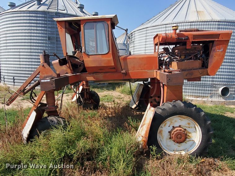 image for item HO9671 Hagie 640 Hi-Tractor applicator