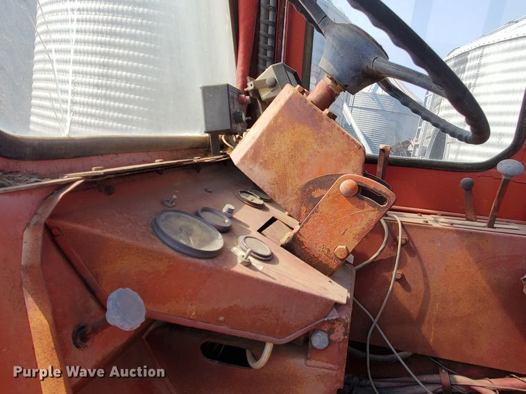 image for item HO9671 Hagie 640 Hi-Tractor applicator