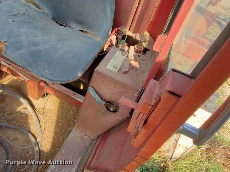 image for item HO9671 Hagie 640 Hi-Tractor applicator