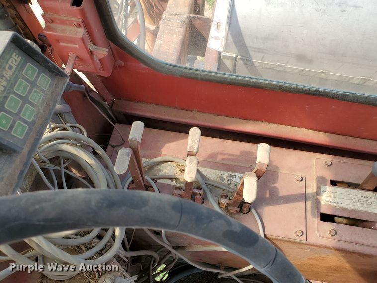 image for item HO9671 Hagie 640 Hi-Tractor applicator