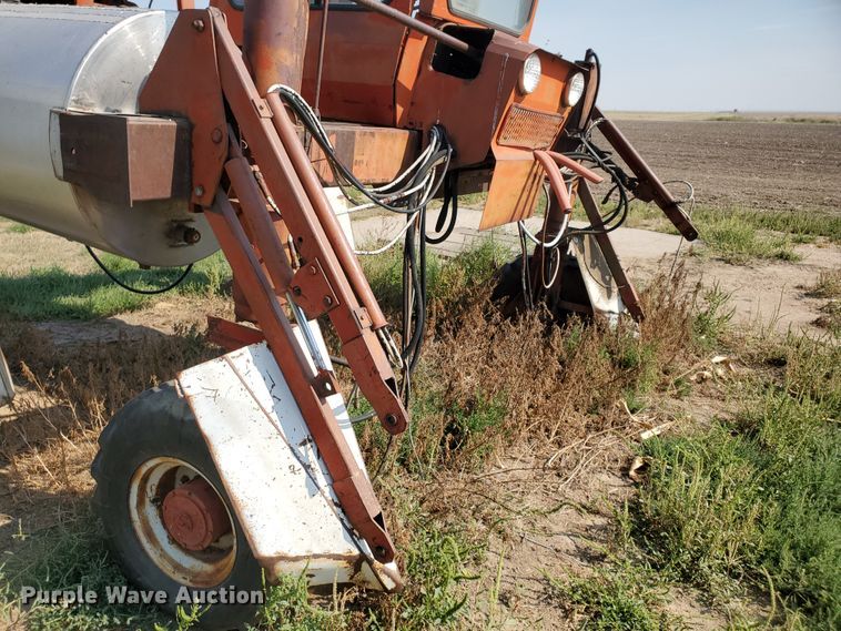 image for item HO9671 Hagie 640 Hi-Tractor applicator